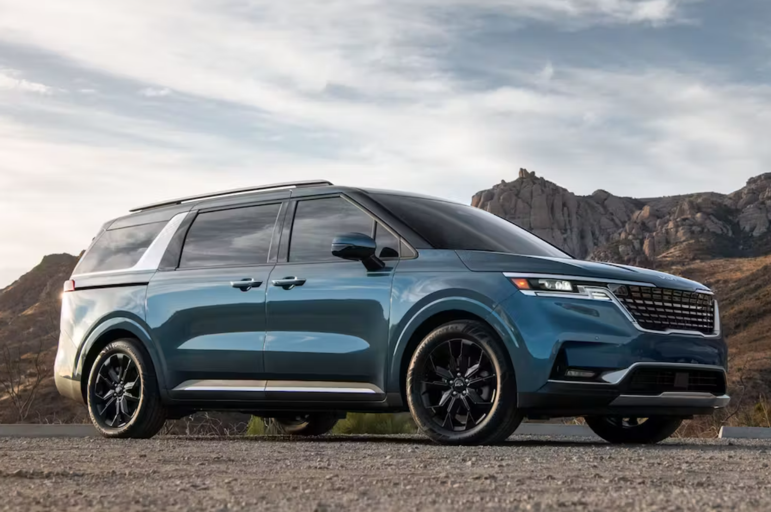 Leasing a Mini-Van vs. Leasing a Sedan for a Family Car