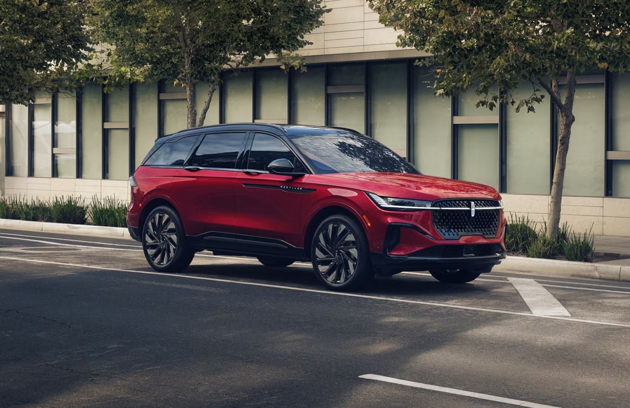 Reinventing Luxury: A 2024 Lincoln Nautilus Review