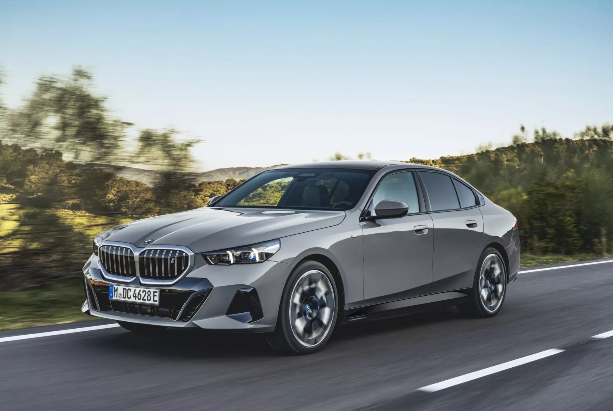 The Top 10 Reasons to Buy a Sedan